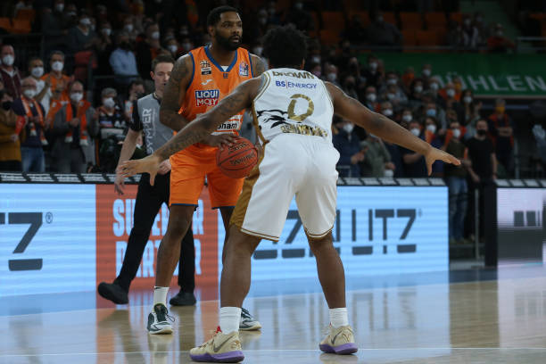 她在赛场上 她在赛场上