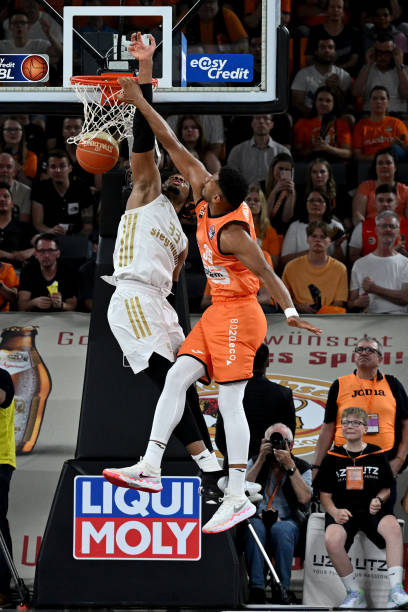 赢得冠军需 赢得冠军需