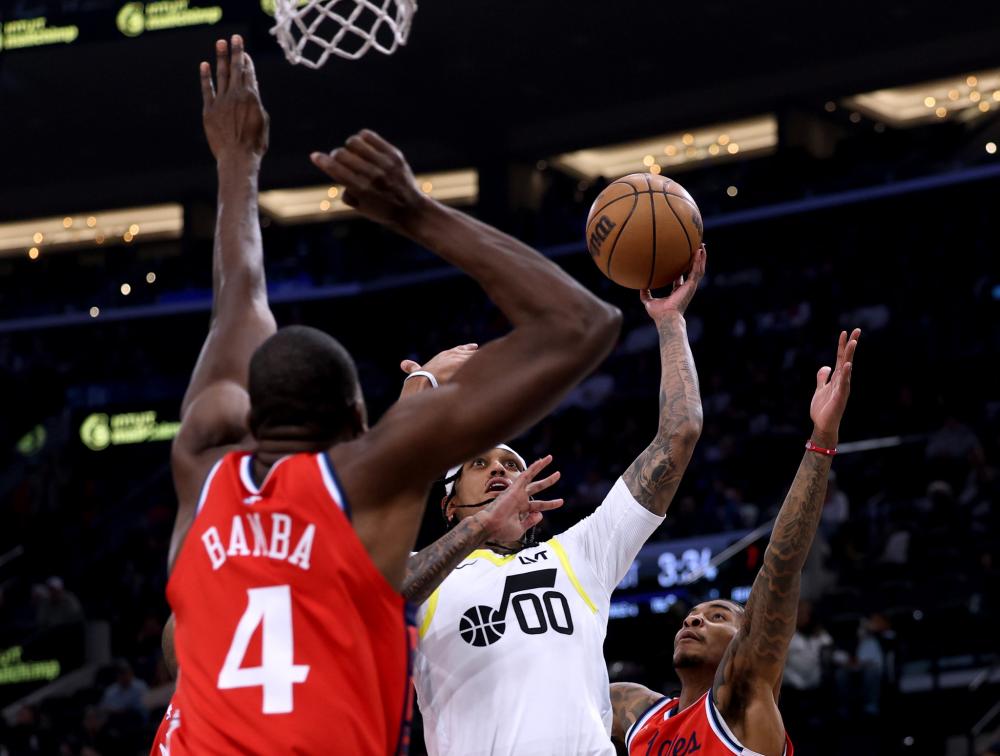 局略显逊色 局略显逊色